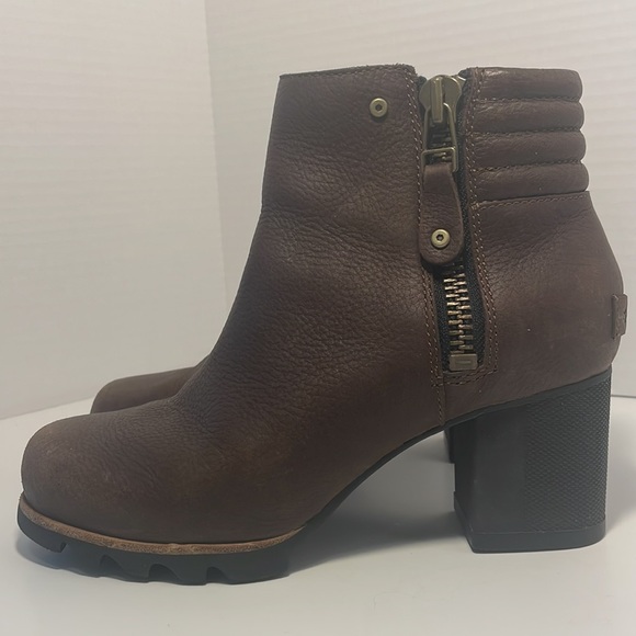 Sorel Shoes - SOREL Danica heeled zip up Bootie Tobacco brown black size 7.5